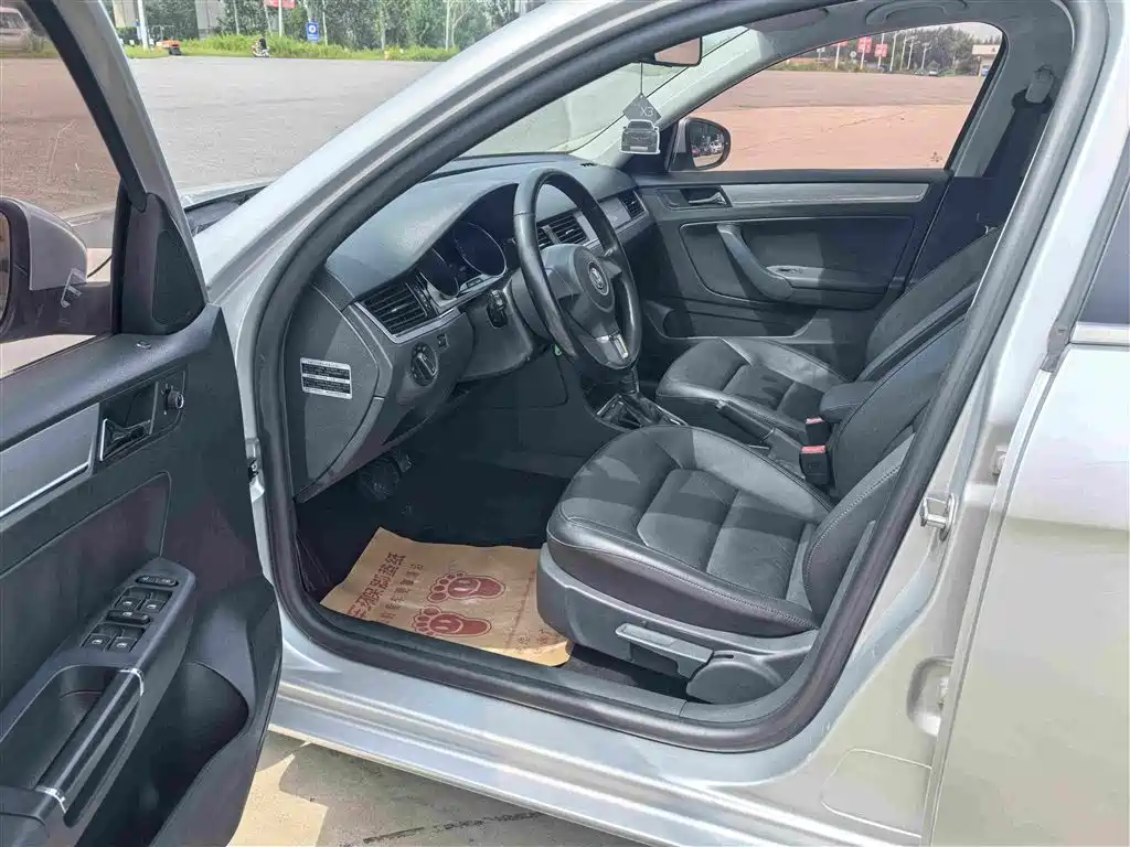 Volkswagen Bora 2013 2013 1.6L Automatic Comfort Model