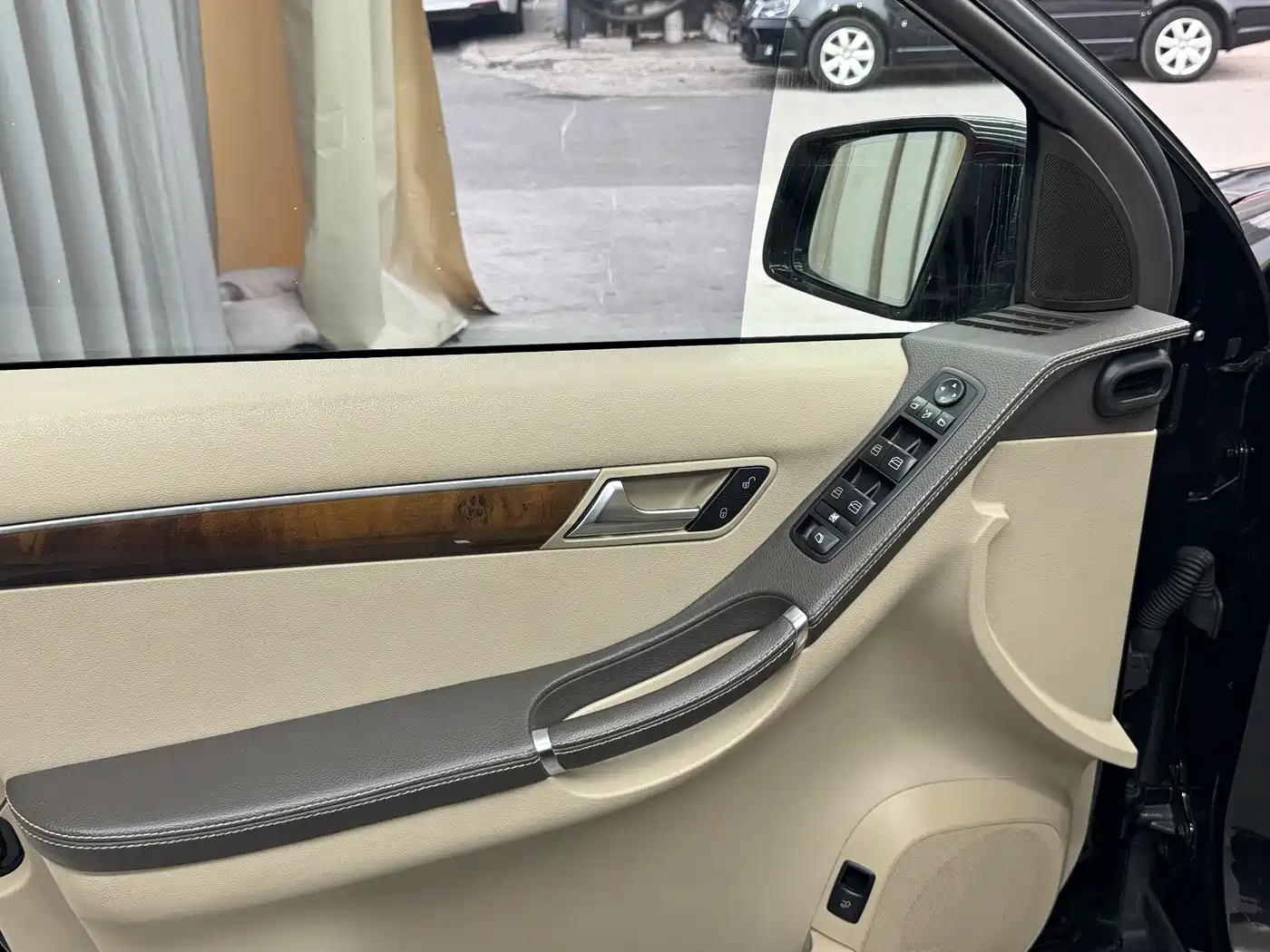 Mercedes-Benz R-Class 2011 R 350 L 4MATIC фото 10