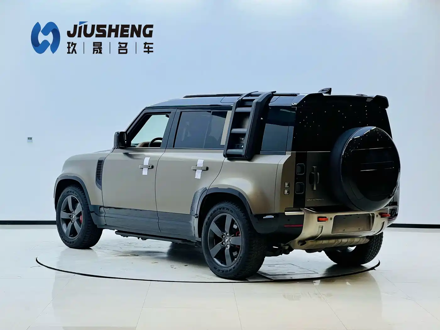 Фото 4 - Land Rover Defender