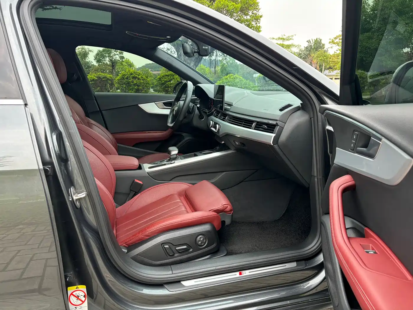Audi A4L 2021 40 TFSI Premium Life Edition фото 10