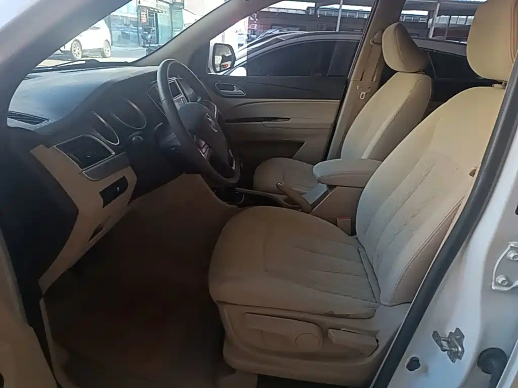 Baojun 730 2019 2019 1.5L Manual Value Edition 7-Seater China VI