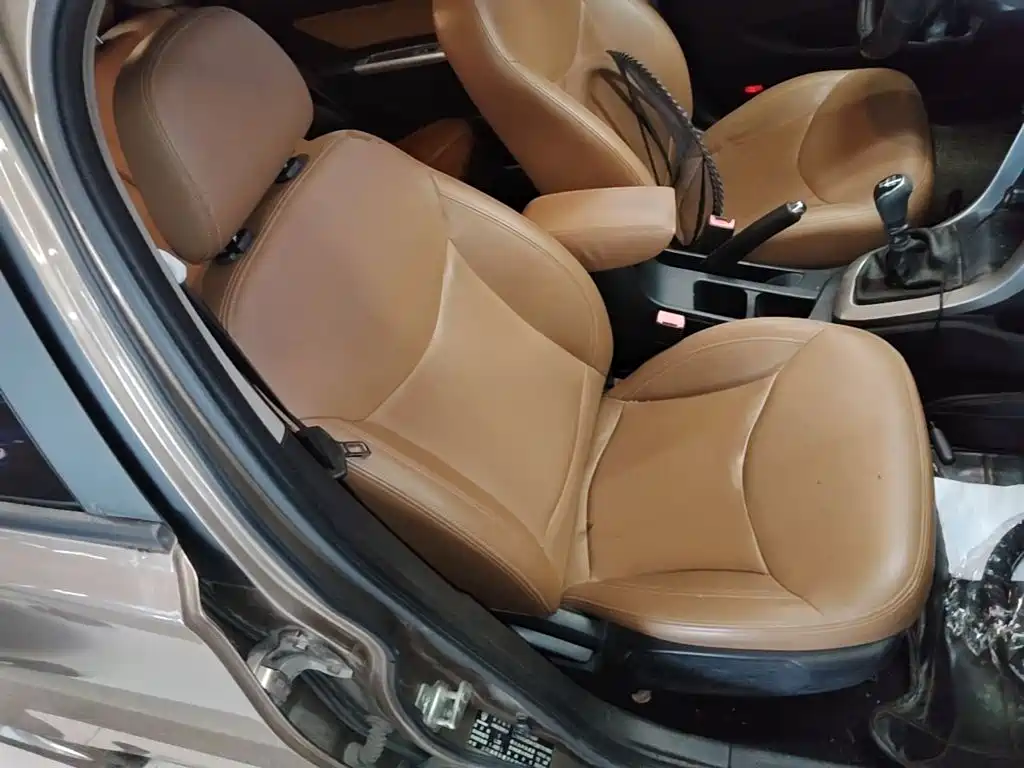 Baojun 630 2014 2013 1.5L Manual Elite