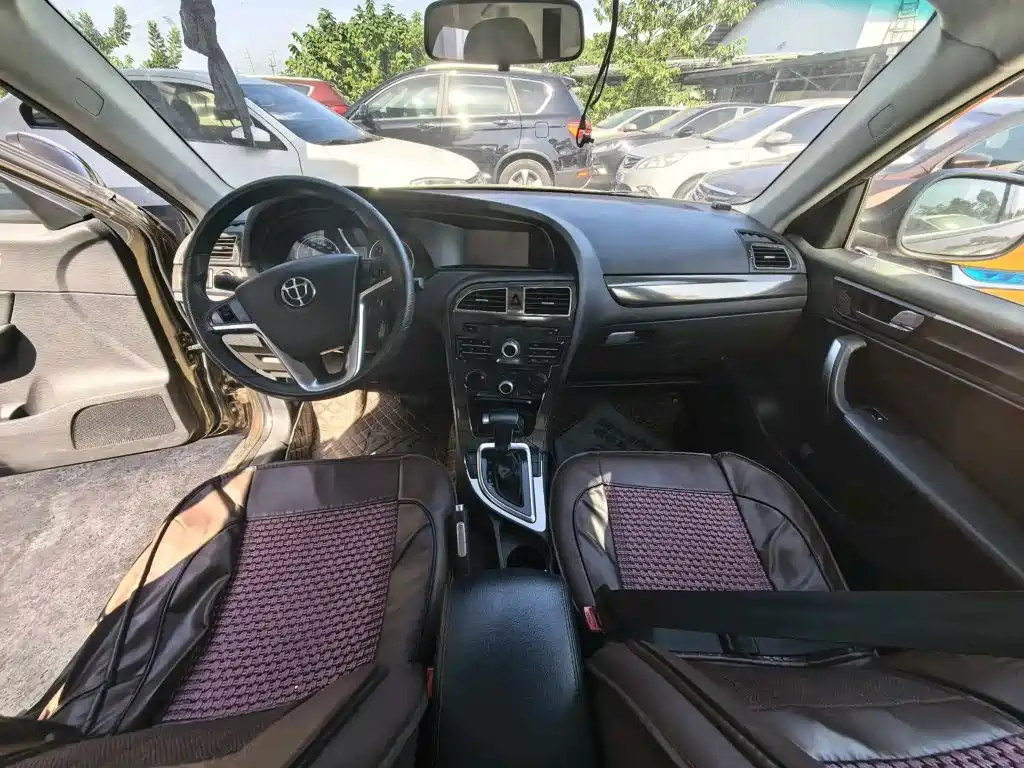 Zhonghua V5 2016 2016 1.5T Automatic 2WD Sport Edition