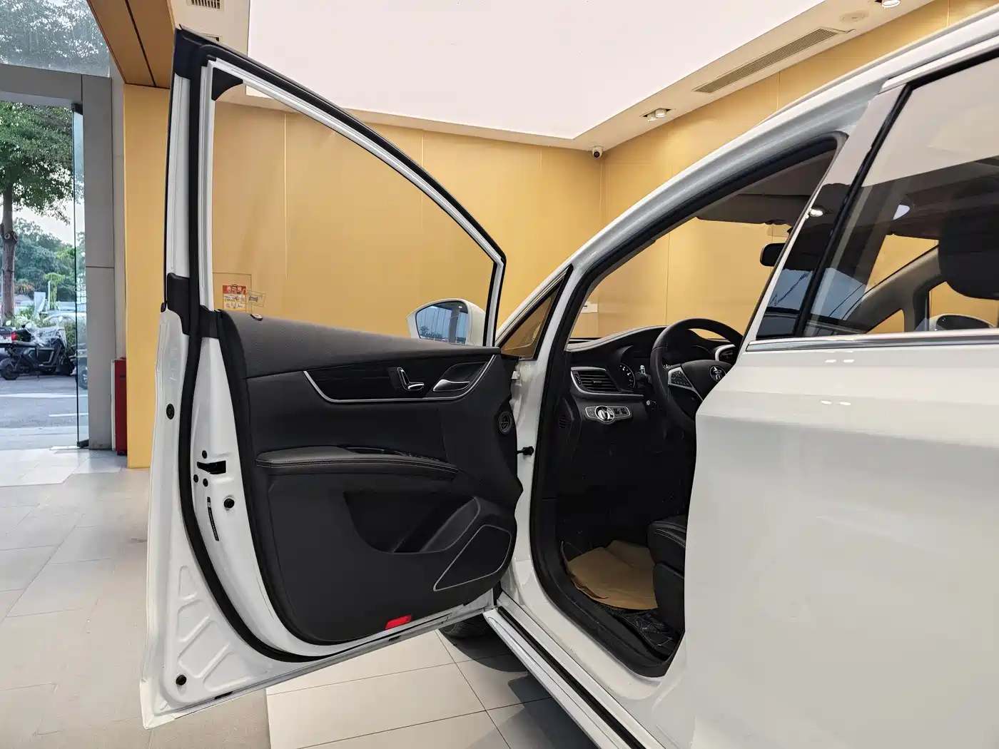 BYD Song MAX 2018 1.5T Automatic Smart Connected Premium 6-Seater фото 7
