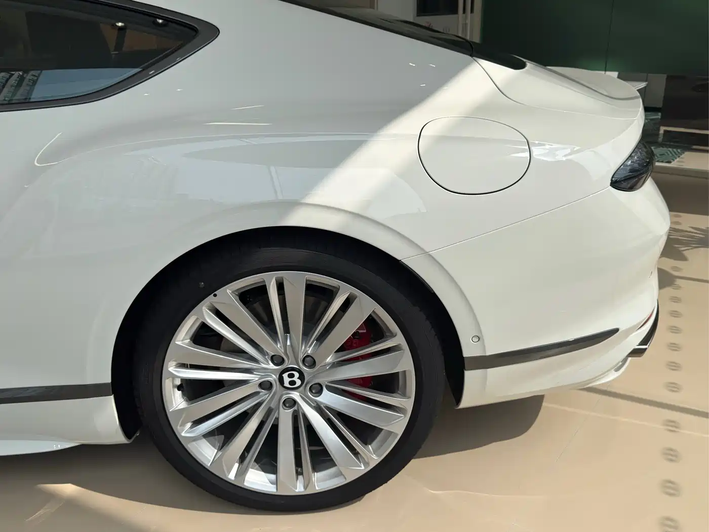 Bentley Continental фото 10