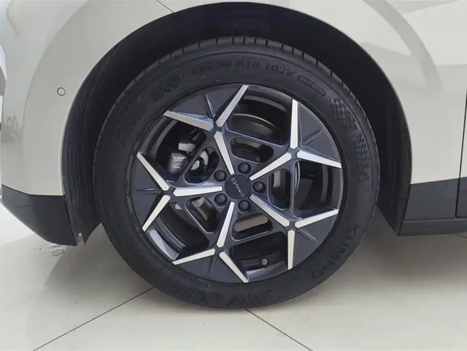 Lynk & Co Z20 2025 530km RWD Pro фото 6