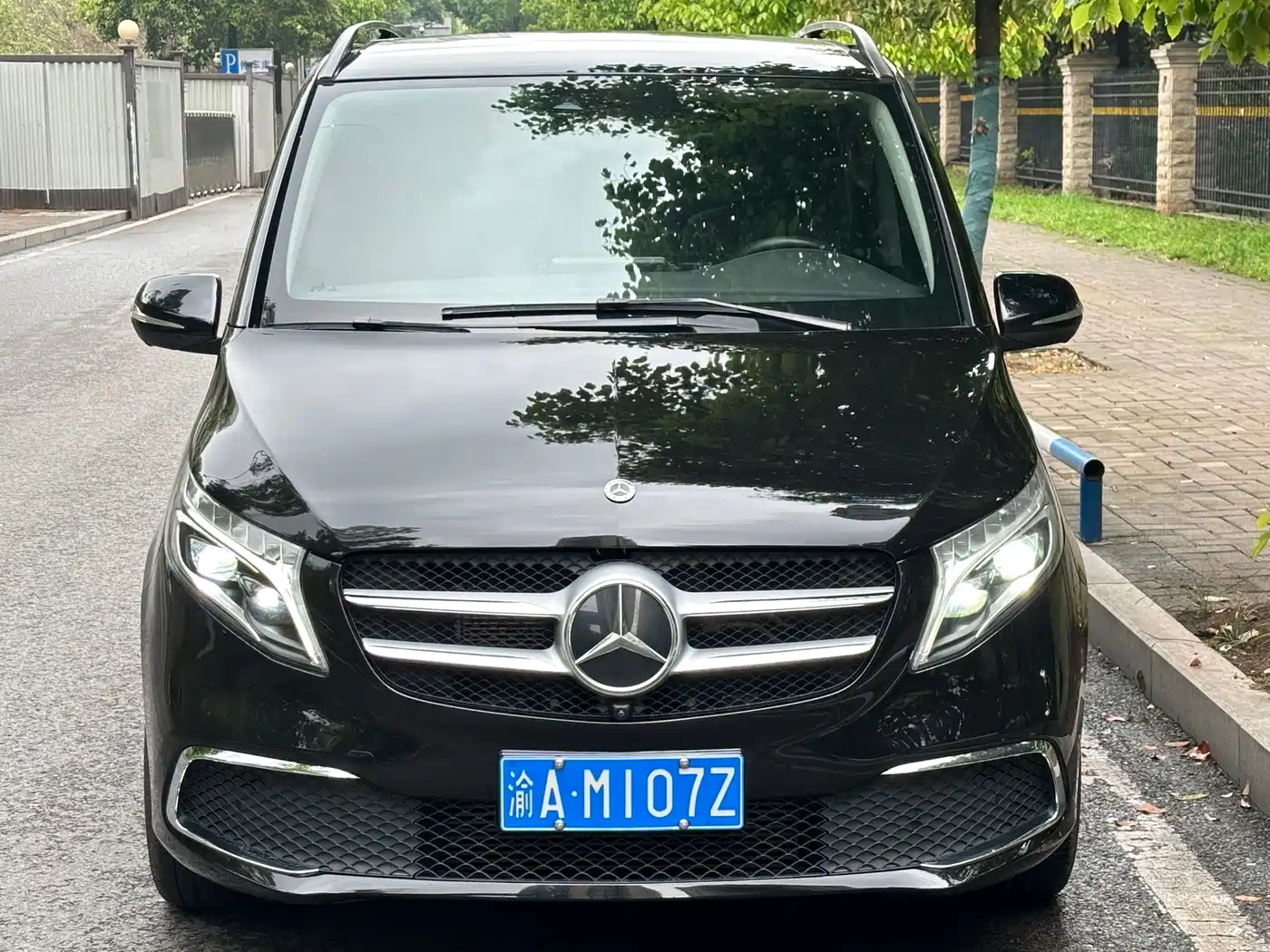 MERCEDES-BENZ V CLASS