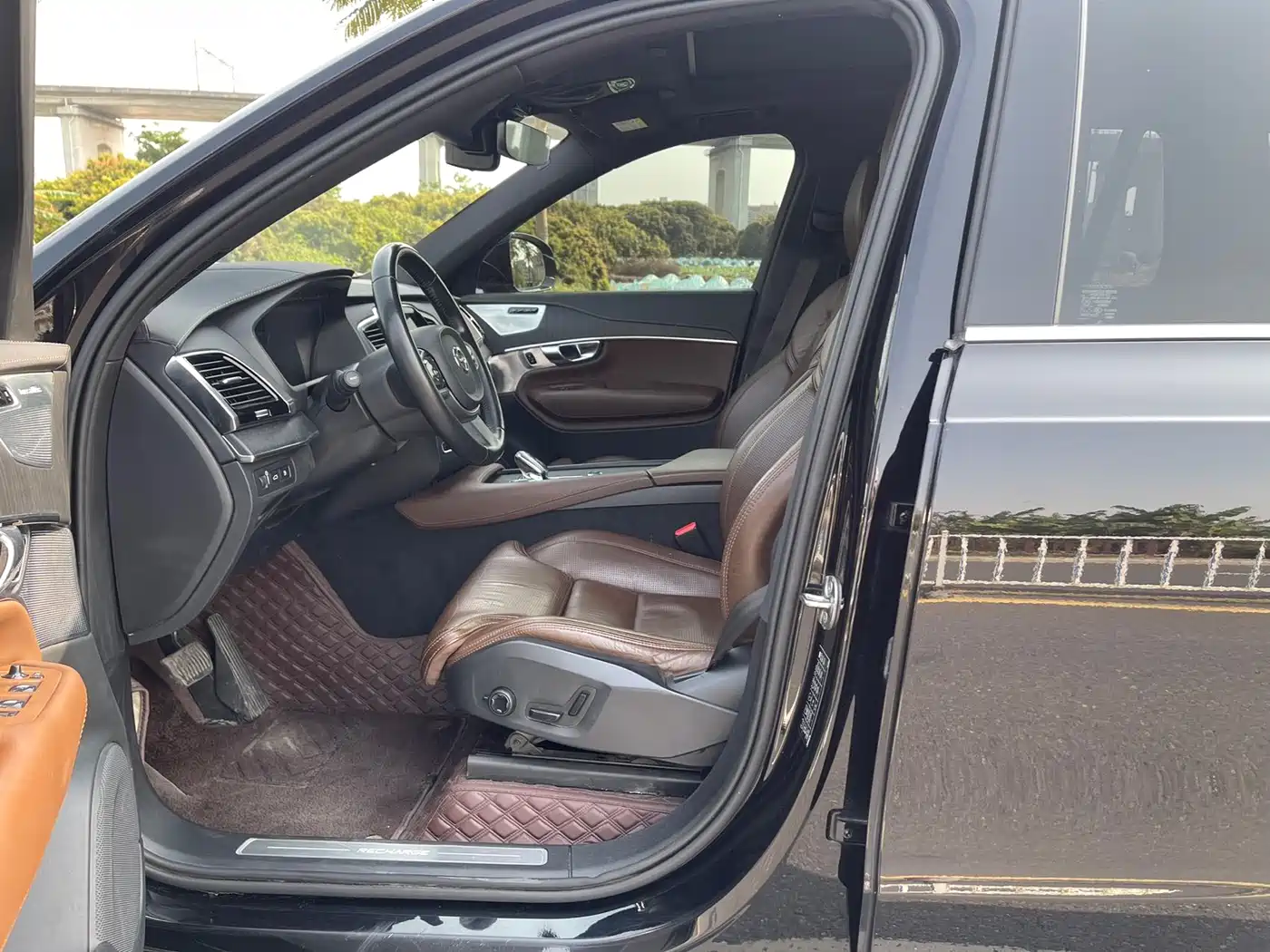 Volvo XC90 Plug-in Hybrid 2022 2022 Facelift E-Drive Hybrid T8 Intelligent Premium Luxury 7-Seater