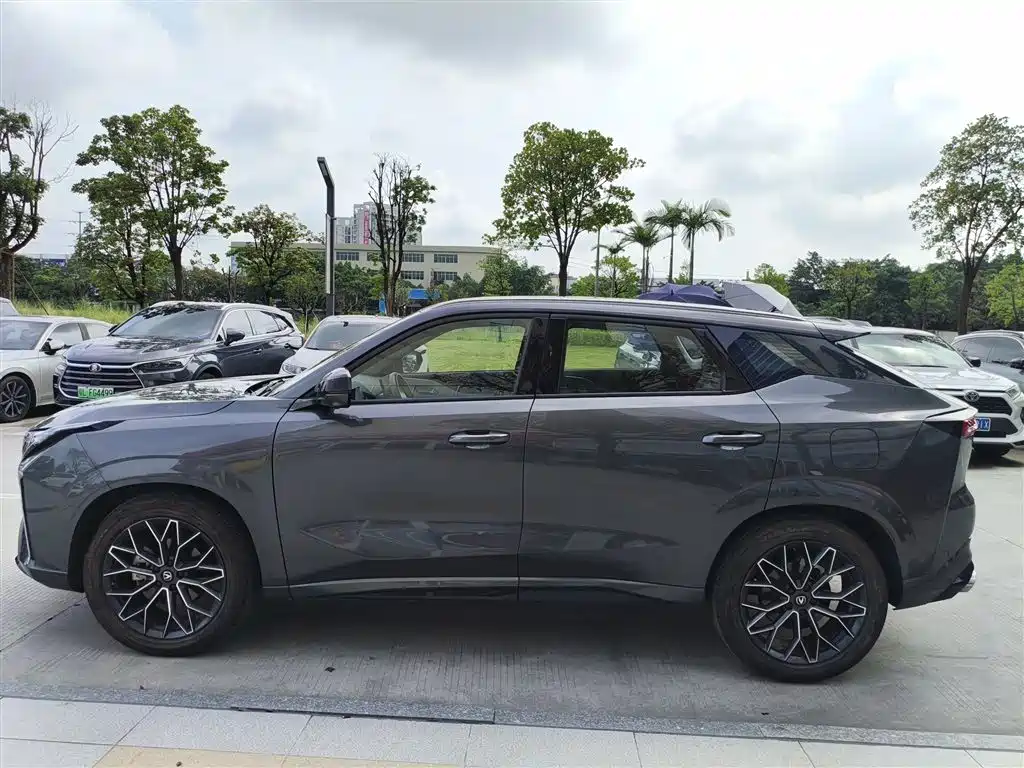 Changan UNI-Z 2024 2025 1.5T Premium