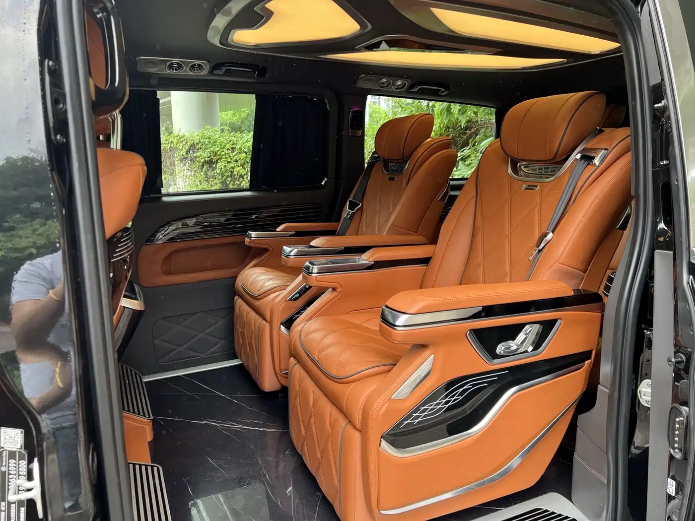 Mercedes-Benz Vito 2023 2.0T Business 7-Seater фото 6