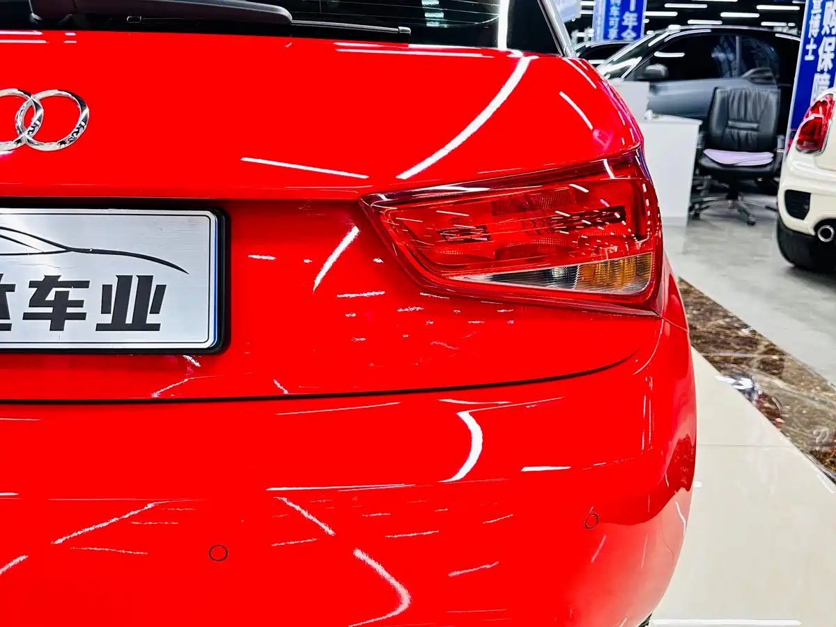 Audi A1 2012 1.4 TFSI Ego фото 13