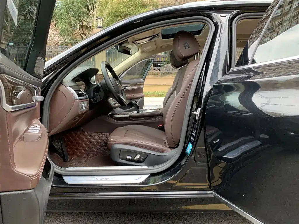 BMW 7 Series 2021 Model 730Li Luxury Package фото 13