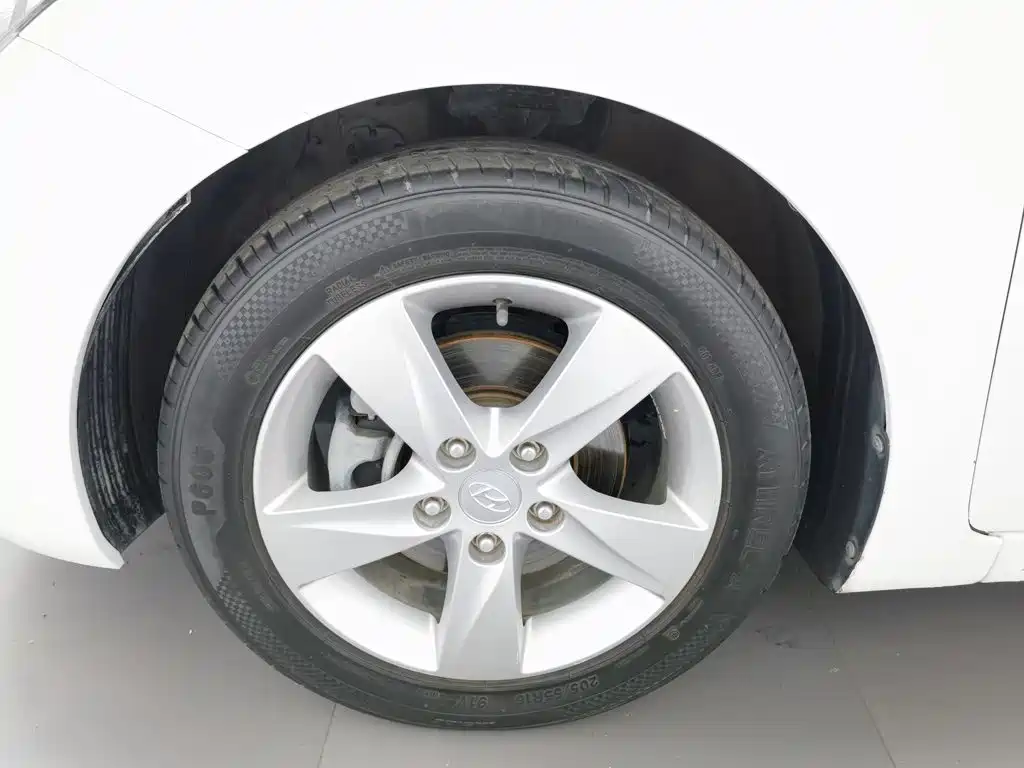 Hyundai Langdong 2013 2012 1.6L Automatic Premium