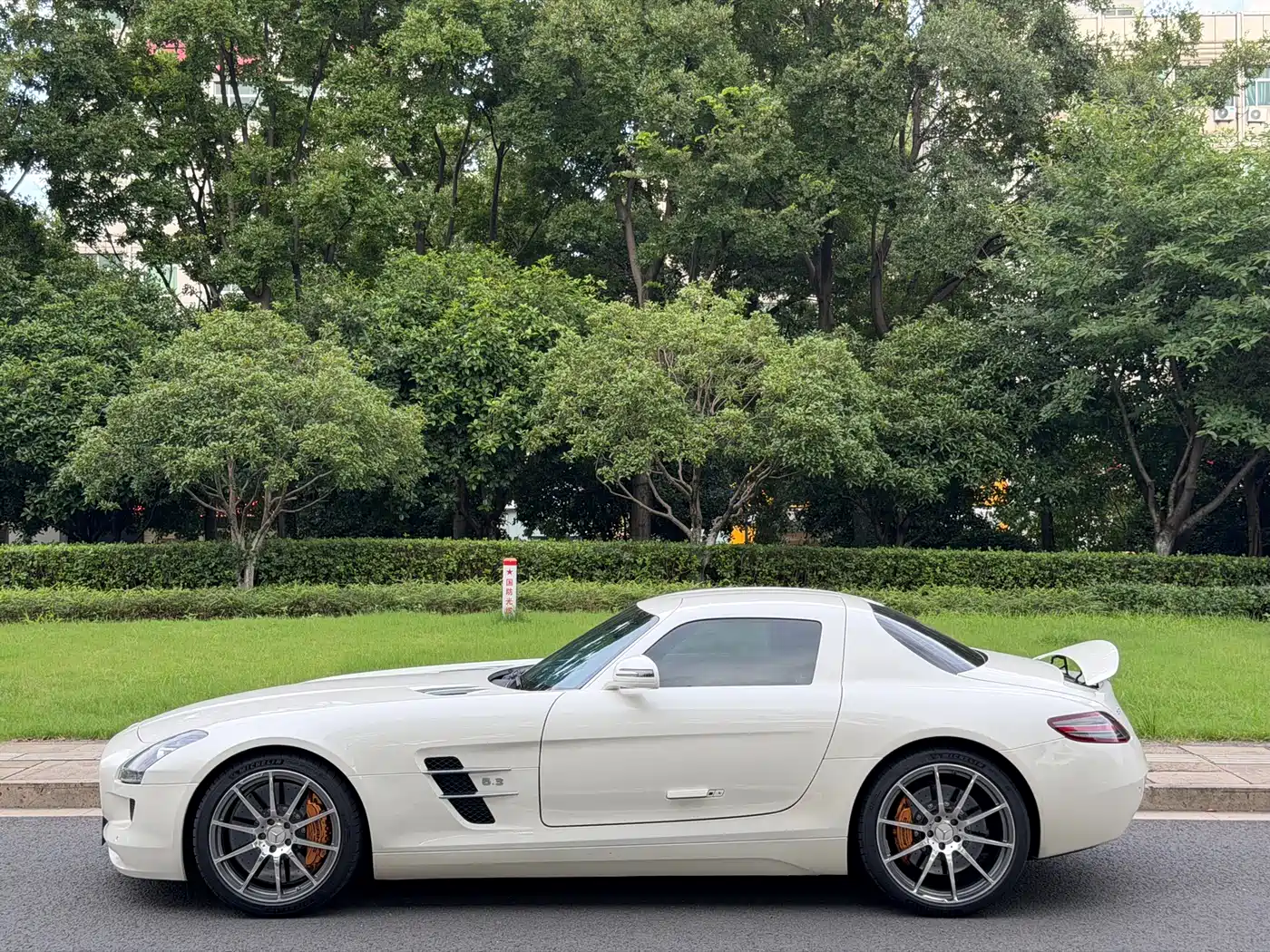 Mercedes-Benz SLS AMG 2012 2011 SLS AMG
