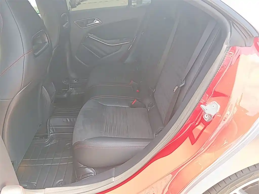 Mercedes-Benz CLA (Import) 2018 CLA 220 4MATIC фото 17