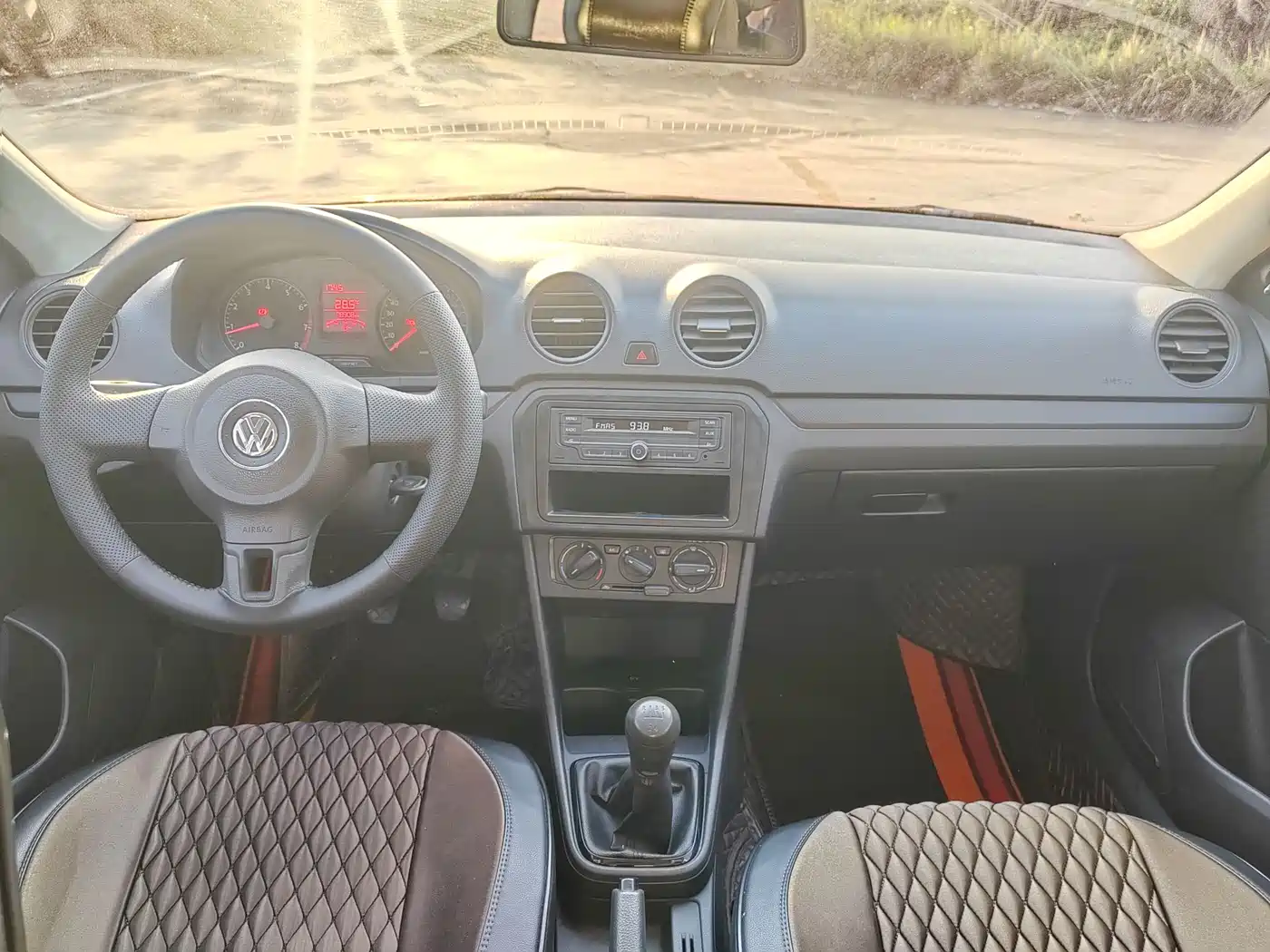 Volkswagen Jetta 2015 1.6L Manual Trend фото 10