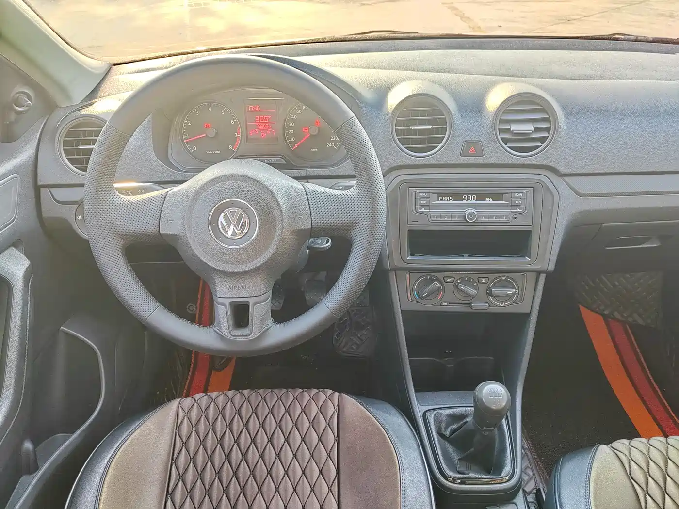 Volkswagen Jetta 2015 1.6L Manual Trend фото 11