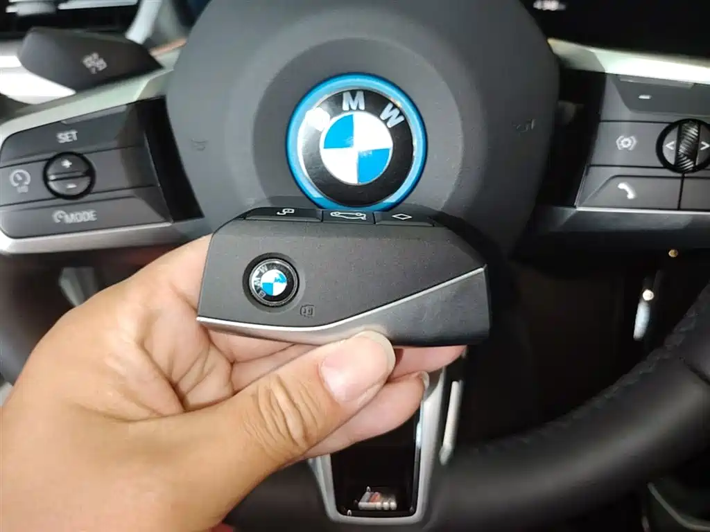 BMW iX1 2023 eDrive25L M Sport Package фото 9