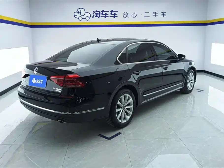 Volkswagen Passat 2017 330TSI DSG Prestige фото 3