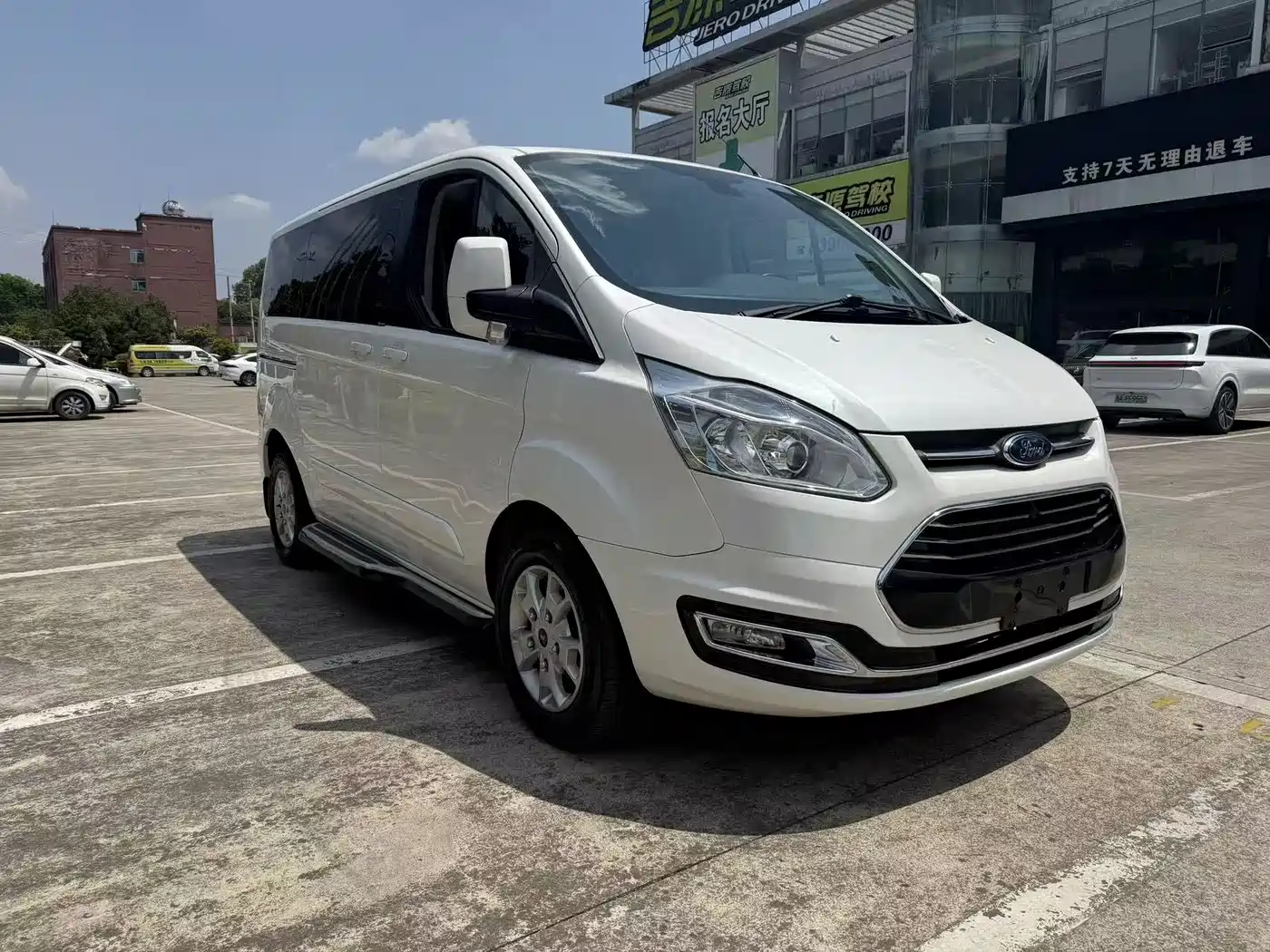 Ford Tourneo 2017 2017 2.0T Automatic Smart Elite Edition