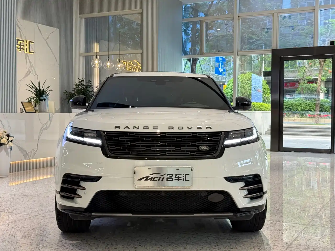 Land Rover Range Rover Velar 2024 Dynamic SE фото 2