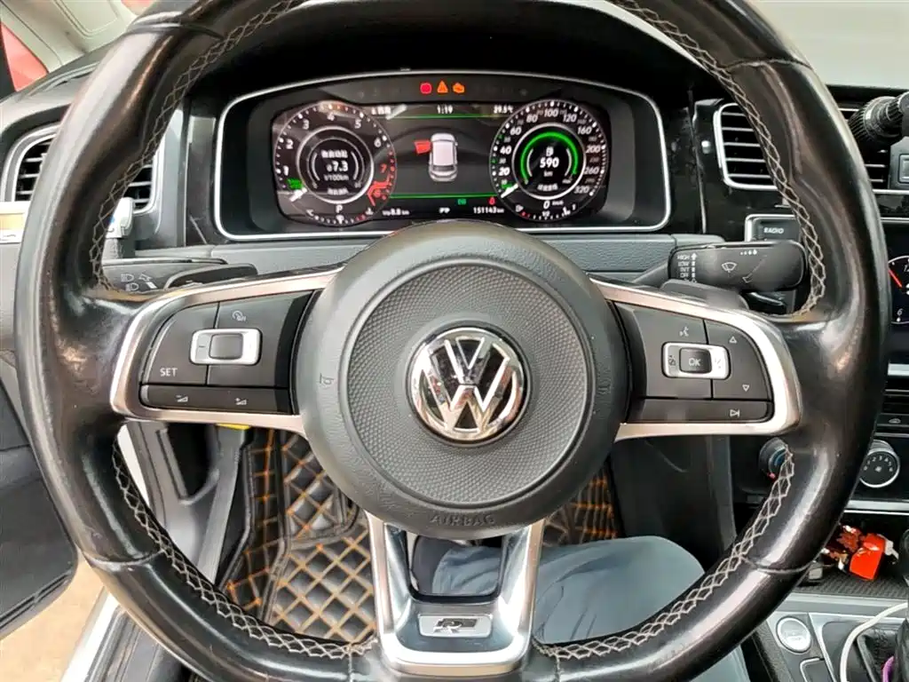 Volkswagen Golf 2018 230TSI Automatic Luxury фото 11