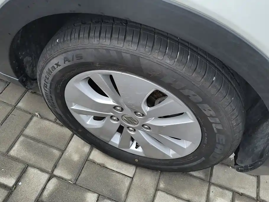 Suzuki SX4 S-Cross 2015 2015 1.6L CVT 2WD Progressive