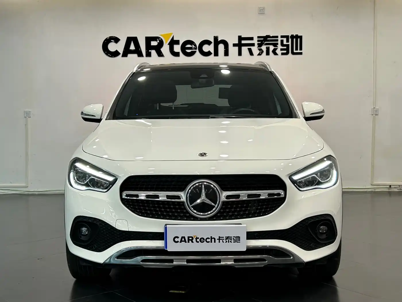 MERCEDES-BENZ GLA