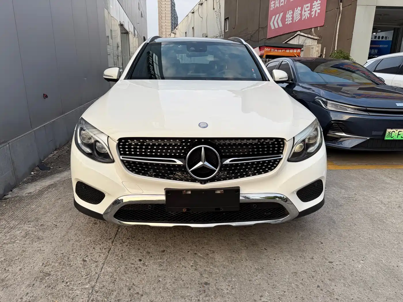 Mercedes-Benz GLC 2016 GLC 300 4MATIC Dynamic фото 2
