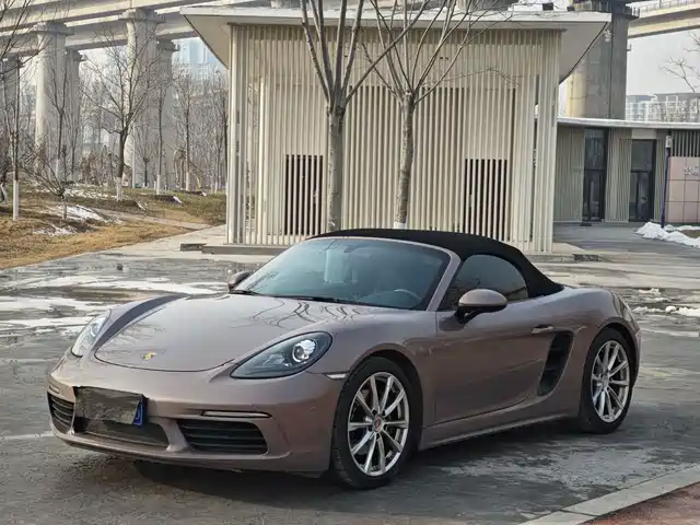 PORSCHE 718