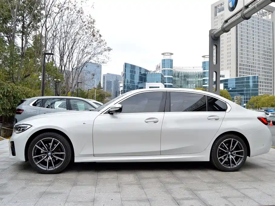 BMW 3 Series 2022 325Li M Sport Package фото 5