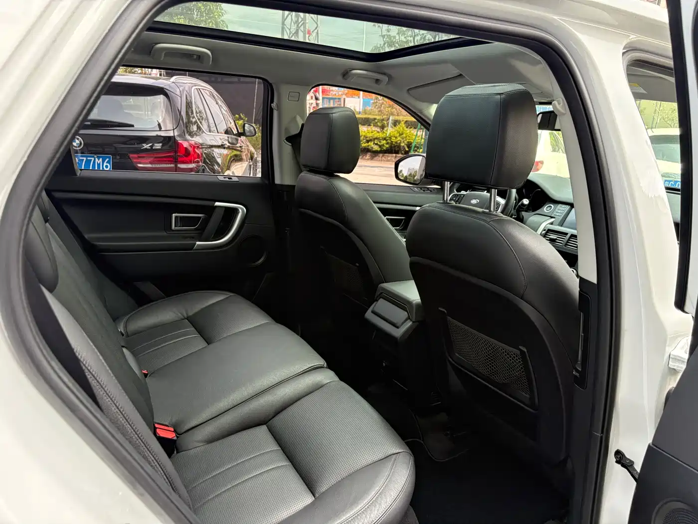 Land Rover Discovery Sport 2018 240PS SE Edition фото 3
