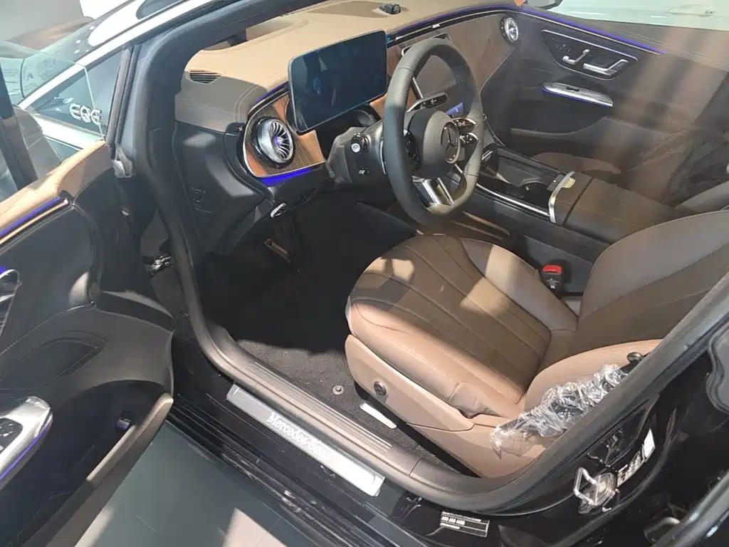 Mercedes-Benz EQE 2025 2025 Model 500 4MATIC Luxury Edition