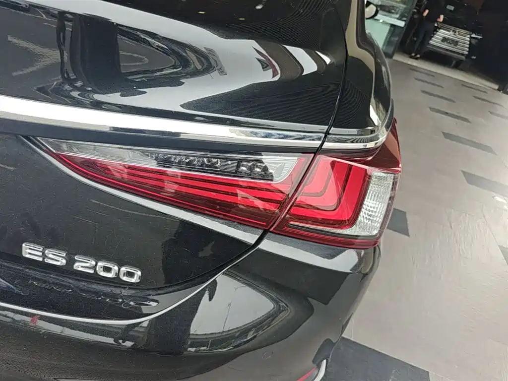 Lexus ES 2022 200 Excellence Edition фото 8