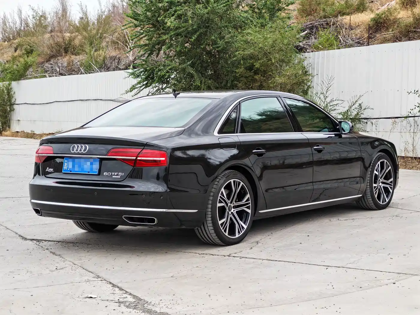 Photo 4 - Audi A8