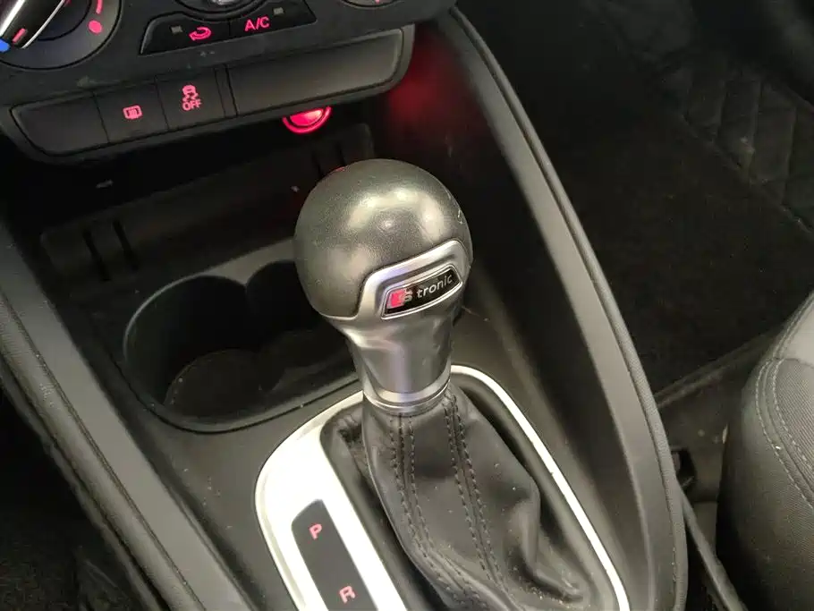 Audi A1 2016 30 TFSI Sportback Design Style Edition фото 16