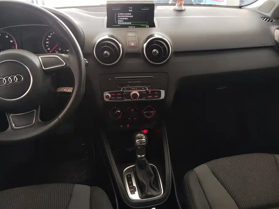 Audi A1 2016 30 TFSI Sportback Design Style Edition фото 13
