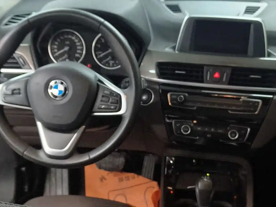 BMW X1 2018 sDrive18Li Fashion Model фото 10