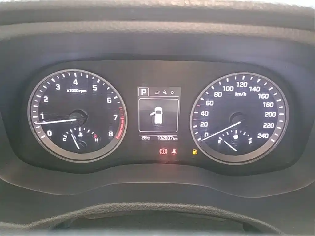 Hyundai Tucson 2015 1.6T Dual Clutch 2WD Smart фото 12