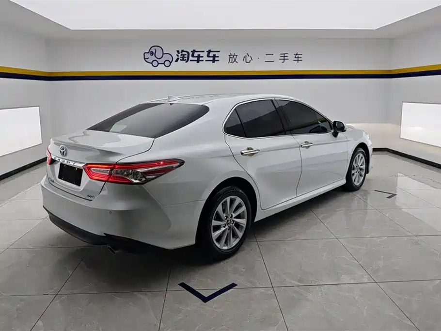 Toyota Camry 2021 2.0G Luxury Edition фото 3
