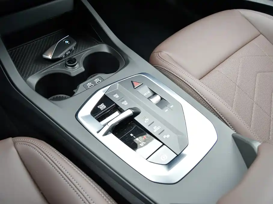 BMW 2 Series 2025 225L M Sport Package фото 11