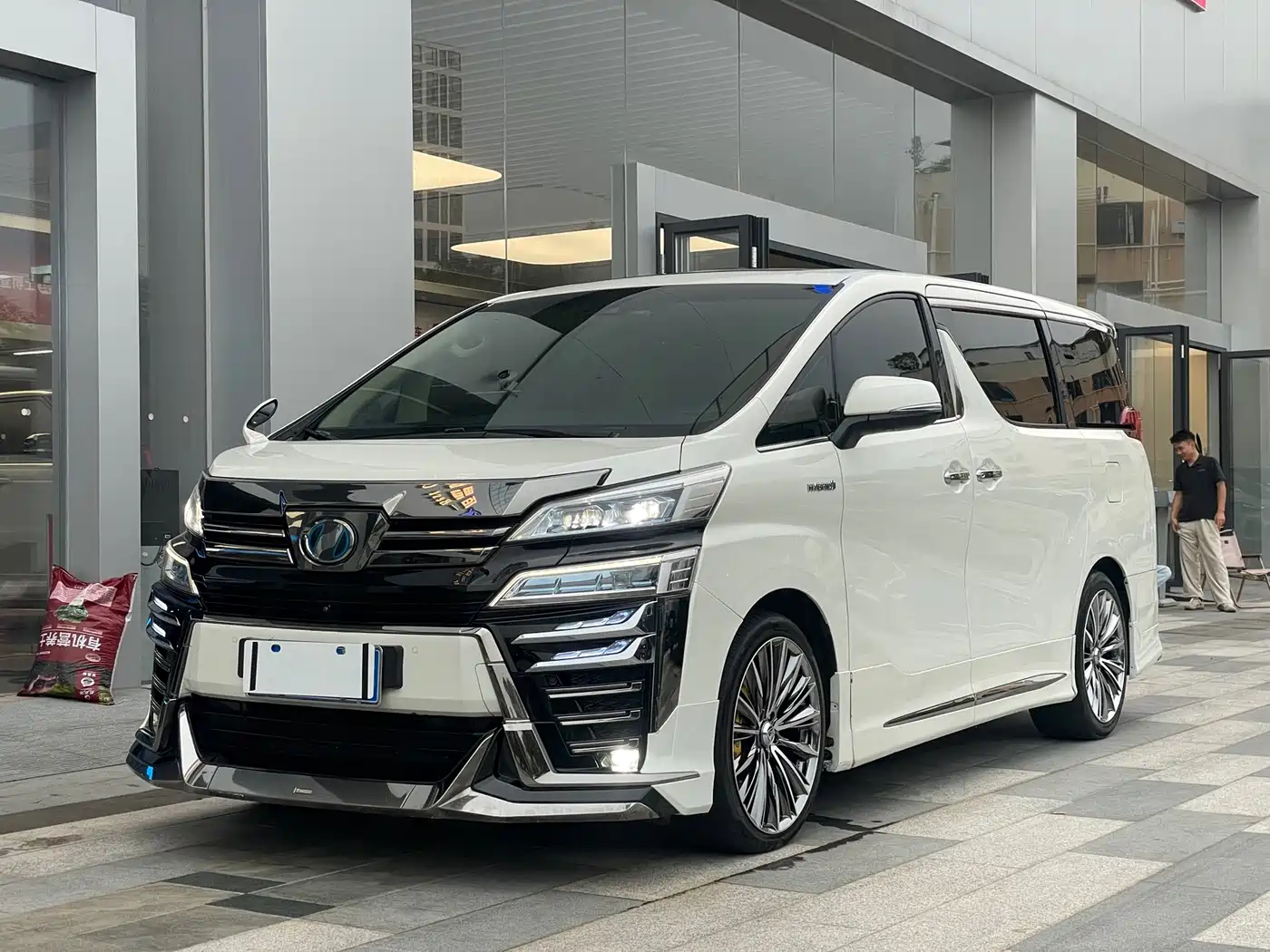 Toyota Vellfire 2021 2020 Twin Engine 2.5L HV Premium Edition