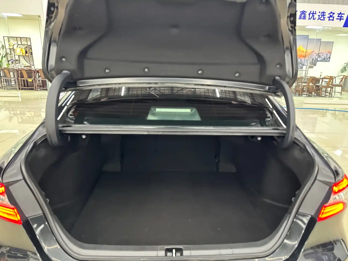 Toyota Camry 2018 2.5G Luxury Edition фото 20