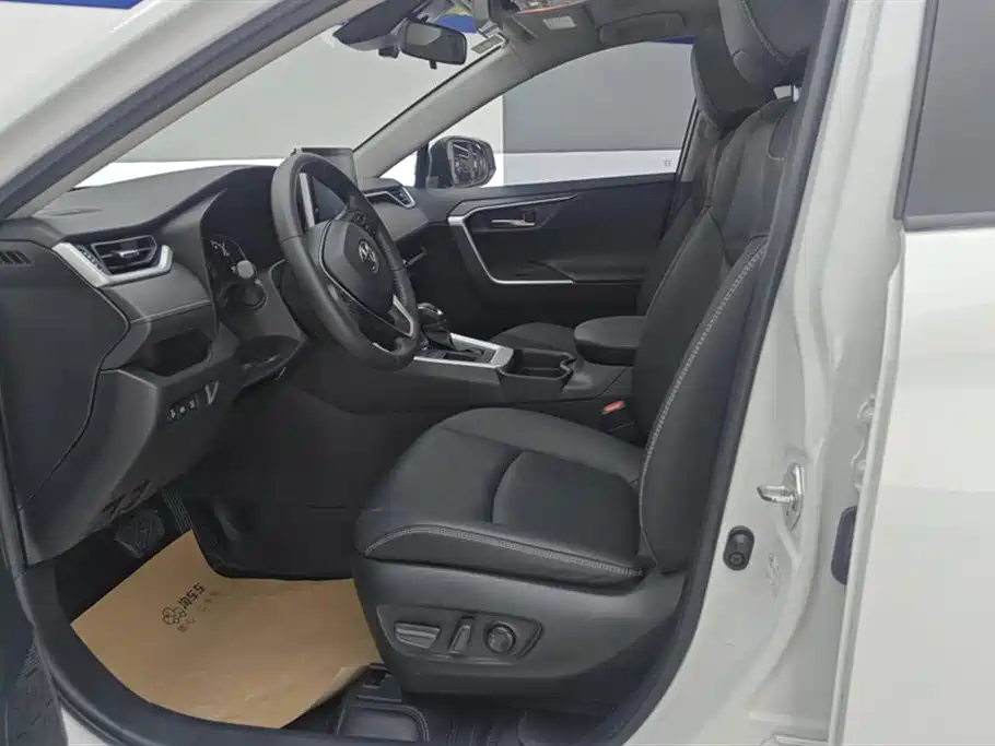 Toyota RAV4 Rongfang 2022 2.0L CVT 2WD Trend Plus Edition фото 9