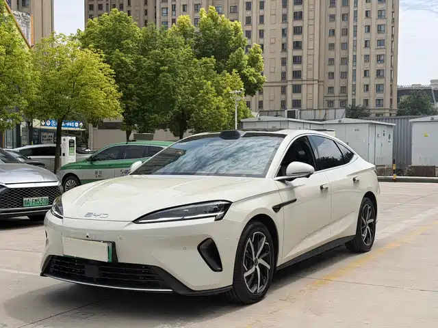 BYD Seal 07 DM-i DM-i 1.5T 230km, Флагман