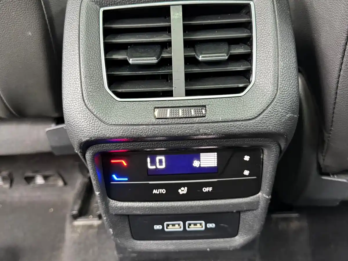 Volkswagen Tayron 2022 280TSI 2WD Luxury Smart Connect Edition фото 16