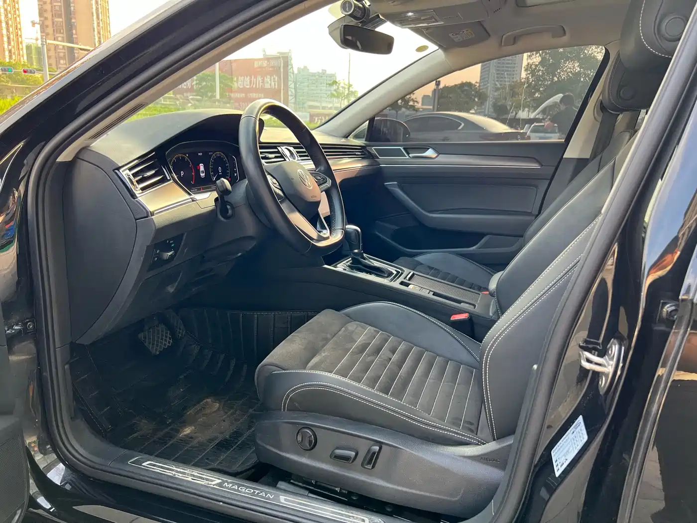 Volkswagen Magotan 2021 330TSI DSG 30th Anniversary Edition фото 5