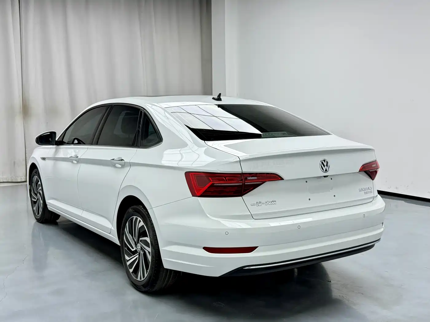 Volkswagen Sagitar 2021 280TSI DSG Surpassing Edition фото 14