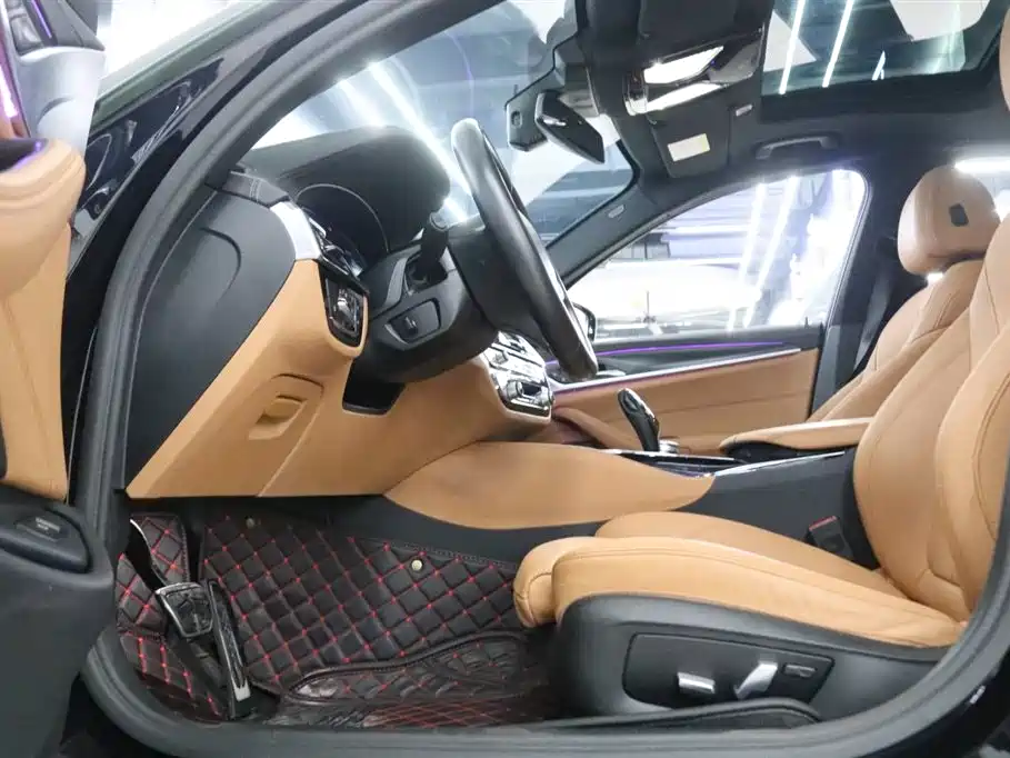 BMW 5 Series (Import) 2022 525i M Sport Package фото 14