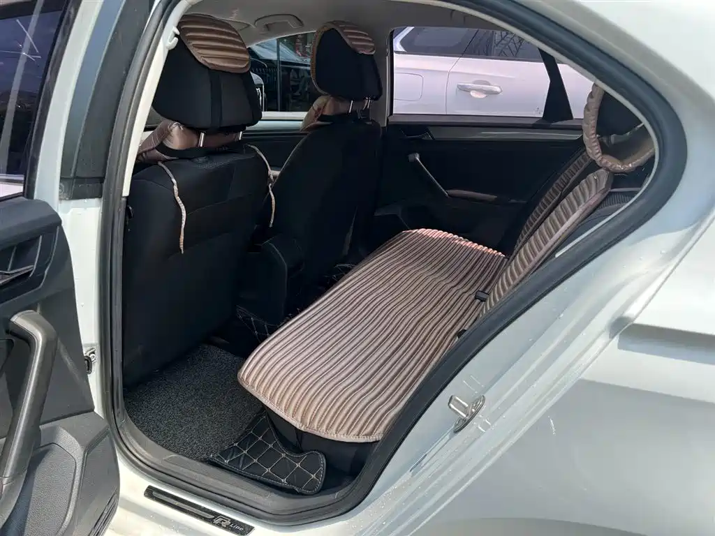 Volkswagen Bora 2018 1.5L Manual Fashion фото 7